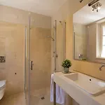 度假居 Chic Tuscan With Steam