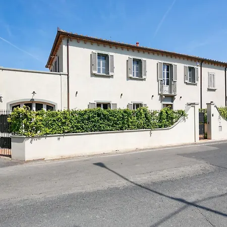 Chic Tuscan With Steam *