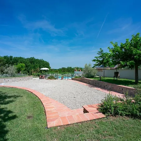 Chic Tuscan With Steam *