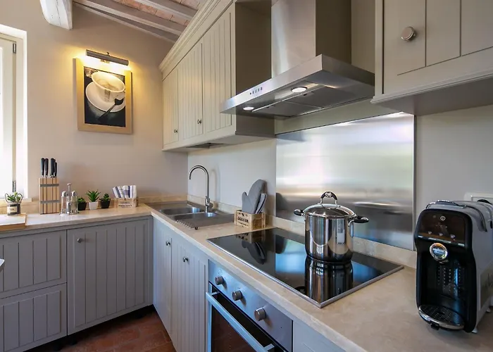 Chic Tuscan With Steam